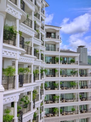 LA SUITE KŌBE by null