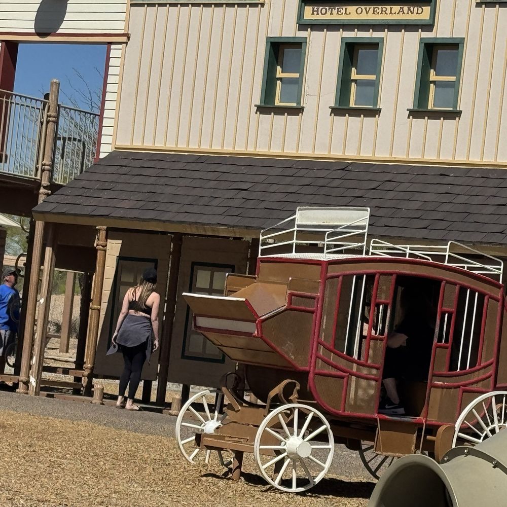 Exploration Peak Park - Stagecoach And Hotel - Parks Near Me - Las Vegas, Nevada
