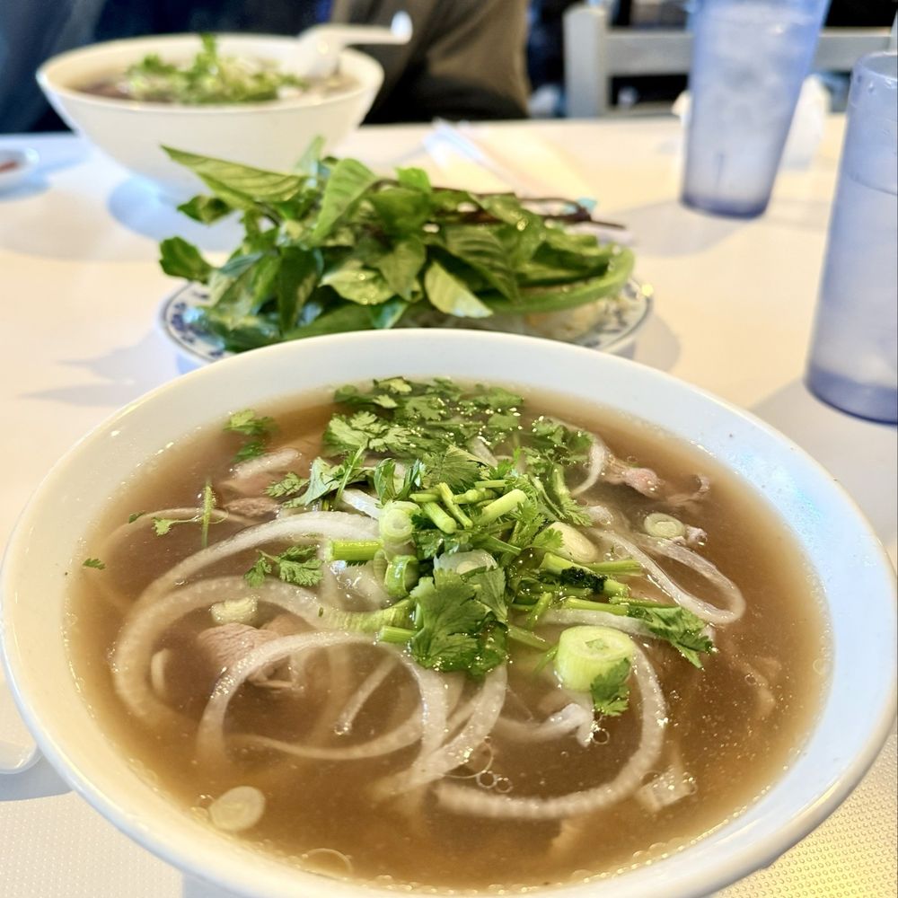 3. Phở Tái 3. Phở Tái