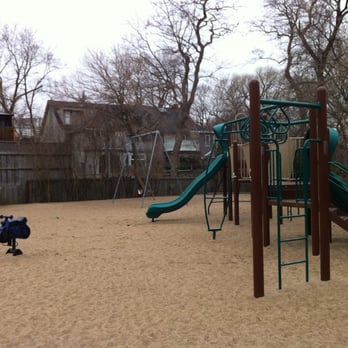 Wellesley Park - Playgrounds Near Me - Toronto, Ontario