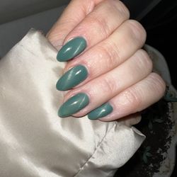 Wanda Nail & Spa - Cat eye gel manicure