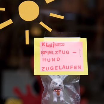 YOnkel Ork - Bei Bedarf kümmern wir uns auch um gefundene Spielzeuge. Der Hund ist jetzt übrigens wieder in den Händen seiner kleinen - Gift Shops Near Me - Berlin, BE YOnkel Ork - Bei Bedarf kümmern wir uns auch um gefundene Spielzeuge. Der Hund ist jetzt übrigens wieder in den Händen seiner kleinen - Gift Shops Near Me - Berlin, BE
