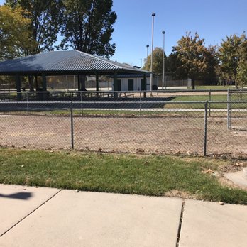 Big Bear Park - Horseshoes and a picnic area! - Parks Near Me - Sandy, Utah