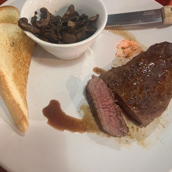 J&D’s Steakhouse - Medium sirloin steak cooked to perfection and sautéed mushrooms - Seafood Near Me - Sallisaw, Oklahoma J&D’s Steakhouse - Medium sirloin steak cooked to perfection and sautéed mushrooms - Seafood Near Me - Sallisaw, Oklahoma