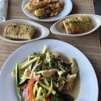 Cod & Capers Seafood - fried conch fritters, chicken piccata, garlic bread - Seafood Near Me - North Palm Beach, Florida Cod & Capers Seafood - fried conch fritters, chicken piccata, garlic bread - Seafood Near Me - North Palm Beach, Florida