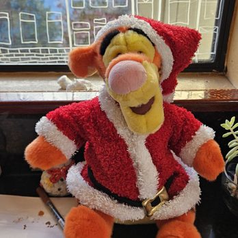Bear Claw Bakery and Cafe - Tigger - Bakeries Near Me - Pinole, California