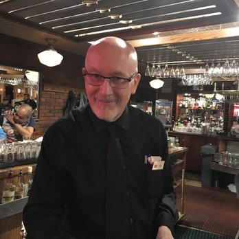 Junior's Restaurant - Excellent bartender, Tim! - Bakeries Near Me - Brooklyn, New York