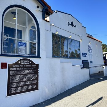 Moss Beach Distillery - Outside - Seafood Near Me - Moss Beach, California Moss Beach Distillery - Outside - Seafood Near Me - Moss Beach, California