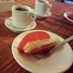 Beirut - Café turco y dedos de novia Café muy amargo y dedos de novia muy dulces. Combinancion perfecta