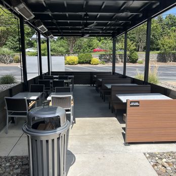Habit Burger & Grill - Outdoor seating - Burgers Near Me - Greensboro, North Carolina Habit Burger & Grill - Outdoor seating - Burgers Near Me - Greensboro, North Carolina