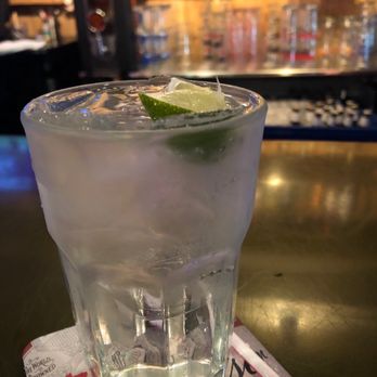 Gaspar's Patio Bar & Grille - Gin n tonic, happy hour double pour - Karaoke Near Me - Temple Terrace, Florida
