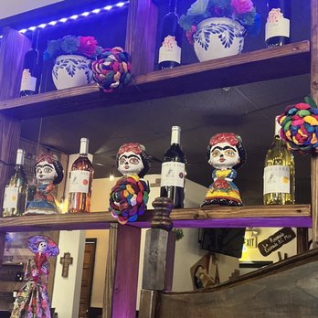 Osuna's Restaurant - Cute decorations - Mexican Near Me - Walnut, California Osuna's Restaurant - Cute decorations - Mexican Near Me - Walnut, California