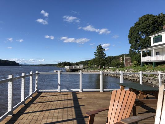 Quiet Cove Riverfront Park by null