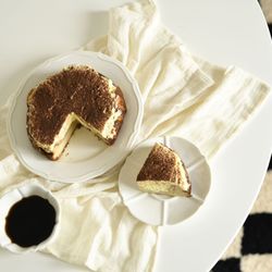 JellyJill Artisan Cake - Tiramisu Basque cheesecake