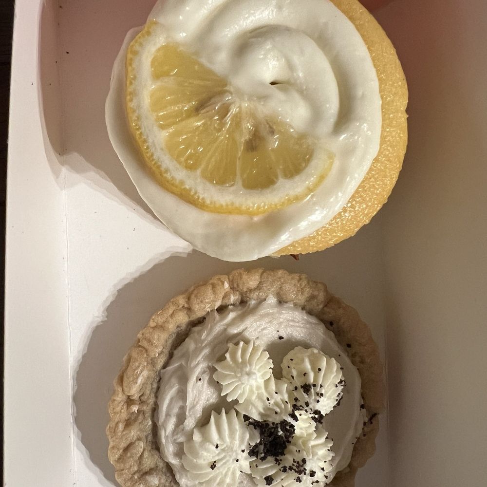 Crumbl - Palm Desert - Bakeries Near Me - Palm Desert, California