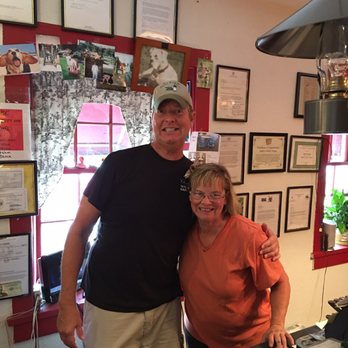 Aldie Peddler - Wally and Karen - Antiques Near Me - Aldie, Virginia