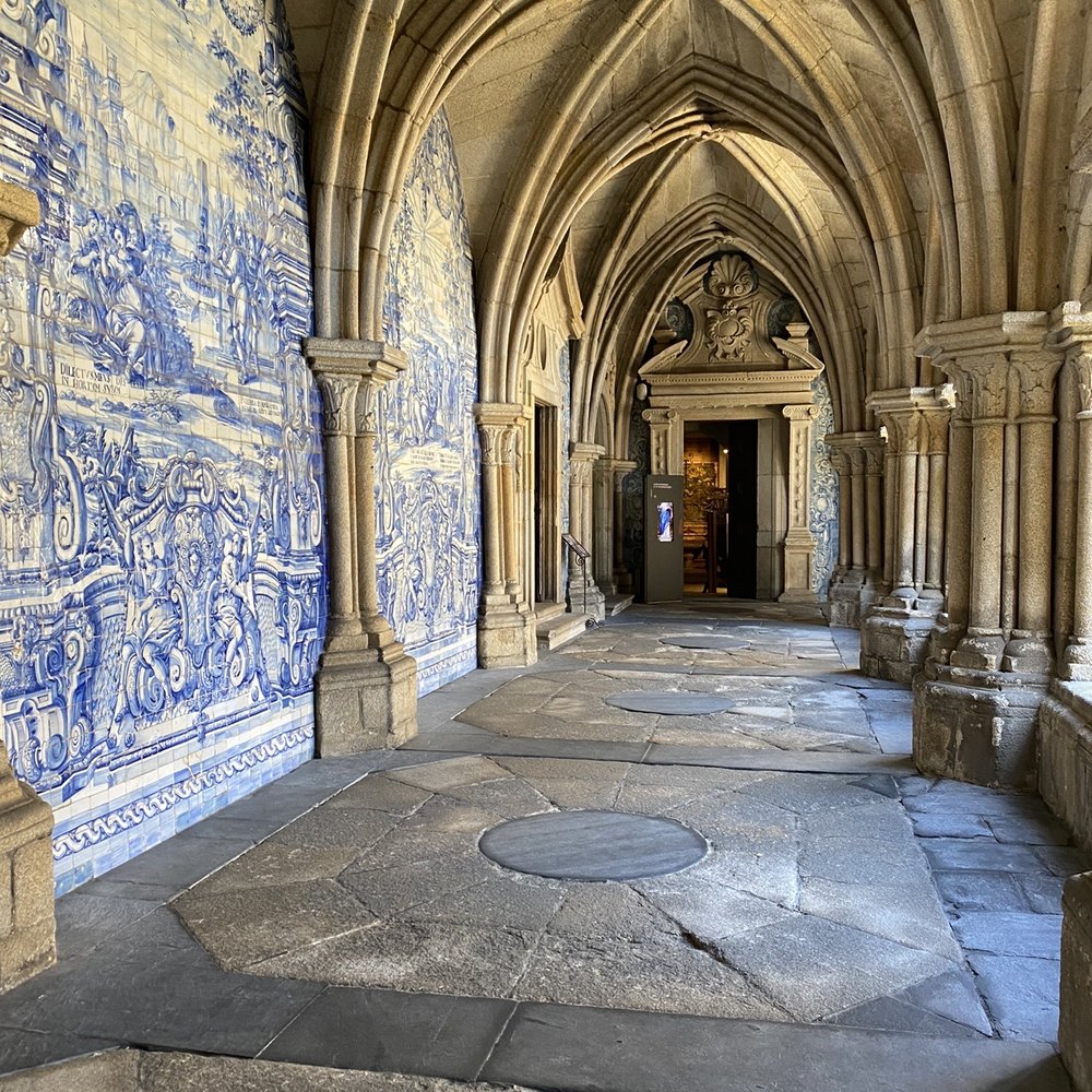 Sé do Porto - Arch way - Churches Near Me - Porto, 13