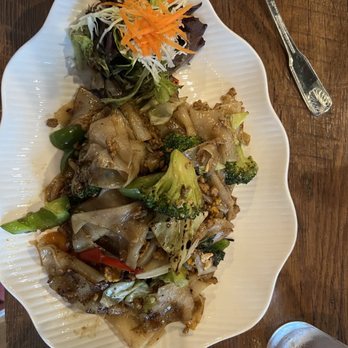 Thai Basil - 31. Pad See Hew - Thai Near Me - Sunnyvale, California Thai Basil - 31. Pad See Hew - Thai Near Me - Sunnyvale, California