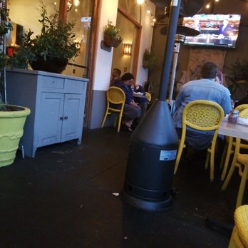 Sidewalk Grill - Outside seating - Mediterranean Near Me - Los Angeles, California