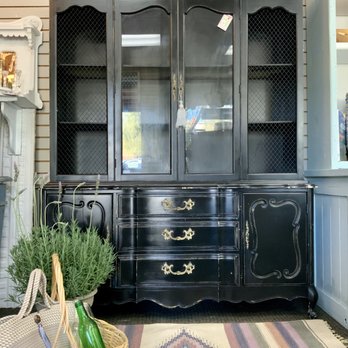 Sunflower Vintage - Antiques Near Me - Fallbrook, California Sunflower Vintage - Antiques Near Me - Fallbrook, California