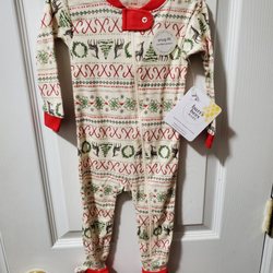 Target - Burt's Bees Christmas themed onesie