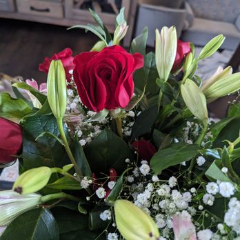 Designs by Guzzardo's - Florists Near Me - Melrose Park, Illinois Designs by Guzzardo's - Florists Near Me - Melrose Park, Illinois
