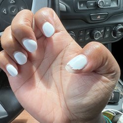 Chipped gel polish after 5 days