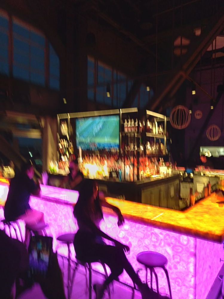 Electric Moon Skytop Lounge Moon Deck 147 Photos 90 Reviews Lounges 500 W River St Savannah Ga United States Phone Number Yelp