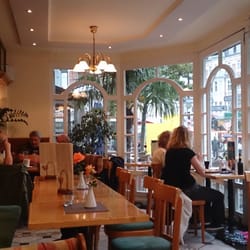 Grand Cafe - Innenbereich mit Blick zur Kröpeliner Str.