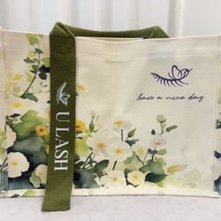 U Lash - Any upper-lash style paired with lower lashes comes with a free tote bag.
Thanksgiving Special -- Limited time only, while supplies last.