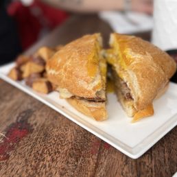 Breakfast sandwich with sausage