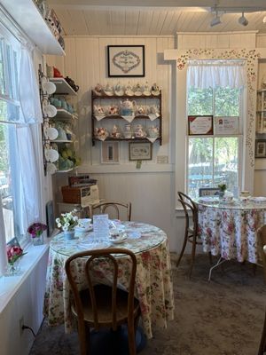 Julian Tea & Cottage Arts by null