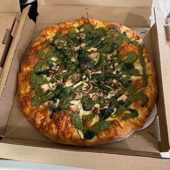 BB's on North - Chicken pesto pizza - Pizza Near Me - Wauwatosa, Wisconsin BB's on North - Chicken pesto pizza - Pizza Near Me - Wauwatosa, Wisconsin