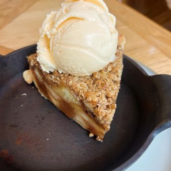 Magnolia Table - Apple Pie with a scoop of ice cream - Breakfast & Brunch Near Me - Waco, Texas Magnolia Table - Apple Pie with a scoop of ice cream - Breakfast & Brunch Near Me - Waco, Texas