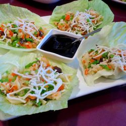 Louie's Mandarin Gourmet - Chicken lettuce wraps