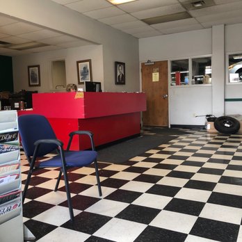 Grant Tire & Auto - Check in area at Grant Tire and Automotive - Tires Near Me - Kingsport, Tennessee Grant Tire & Auto - Check in area at Grant Tire and Automotive - Tires Near Me - Kingsport, Tennessee