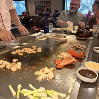 Benihana - Cincinnati - Sushi Bars Near Me - Cincinnati, Ohio
