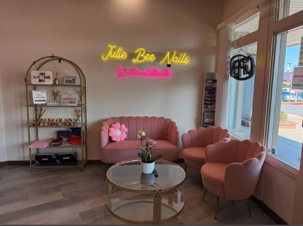 Julie Bee Nails Logo