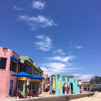 Capitola State Beach - Adorable pastel beach rentals - Beaches Near Me - Capitola, California Capitola State Beach - Adorable pastel beach rentals - Beaches Near Me - Capitola, California