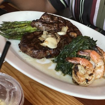Ricardo Steak House - Ribeye with garlic spinach and Grilled Asparagus - Steakhouses Near Me - New York, New York Ricardo Steak House - Ribeye with garlic spinach and Grilled Asparagus - Steakhouses Near Me - New York, New York