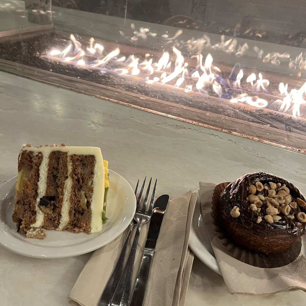 Urth Caffé - Orange - Carrot cake and nutela bun - Coffee & Tea Near Me - Orange, California