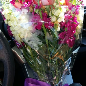 Safeway - The photo doesn't even do them justice or show the entire bouquet but they were beautiful! - Grocery Near Me - El Dorado Hills, California Safeway - The photo doesn't even do them justice or show the entire bouquet but they were beautiful! - Grocery Near Me - El Dorado Hills, California