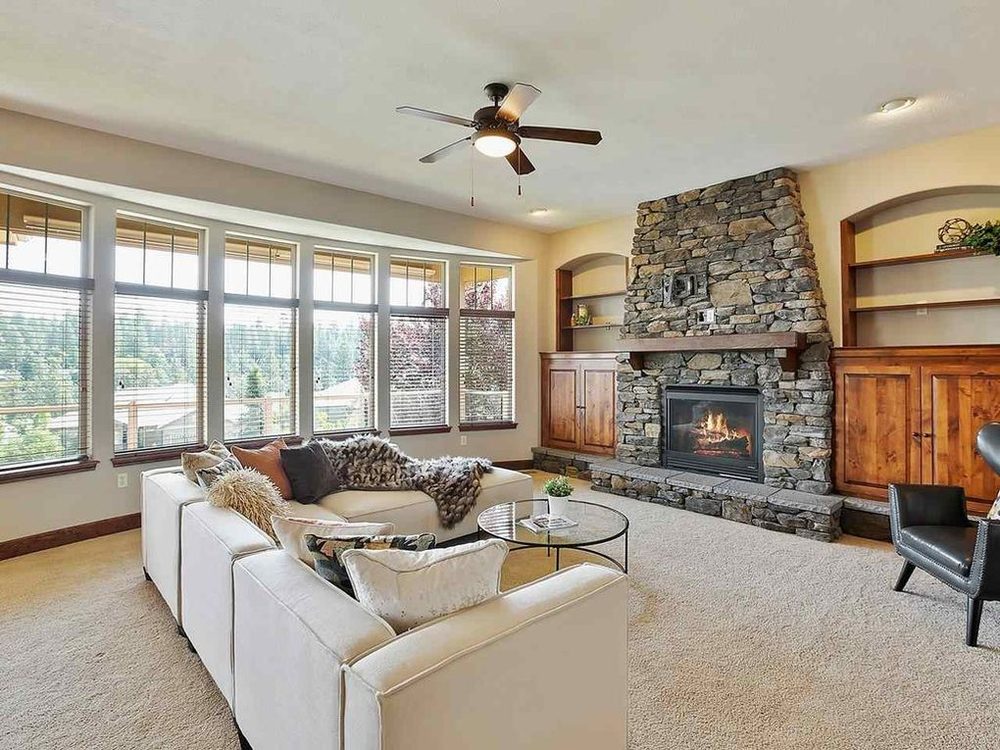 HOME STAGING WORKS LLC