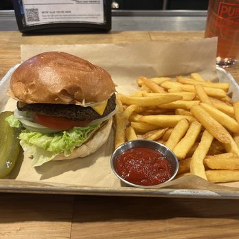 Public Coast Brewing - Veggie burger - American Near Me - Cannon Beach, Oregon Public Coast Brewing - Veggie burger - American Near Me - Cannon Beach, Oregon