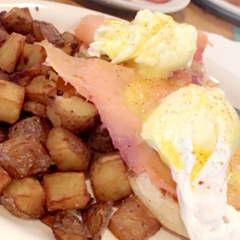 Toast - Eggs Benedict with smoked salmon - Breakfast & Brunch Near Me - Montclair, New Jersey