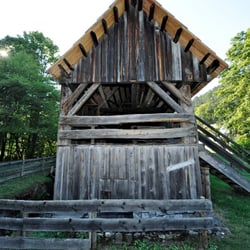 Waldbauernmuseum Gutenstein - Alte Hofmühle - Das Waldbauernmuseum ist bestens geeignet als Ausgangspunkt für diverse Wandertouren in den Gutensteiner Alpen