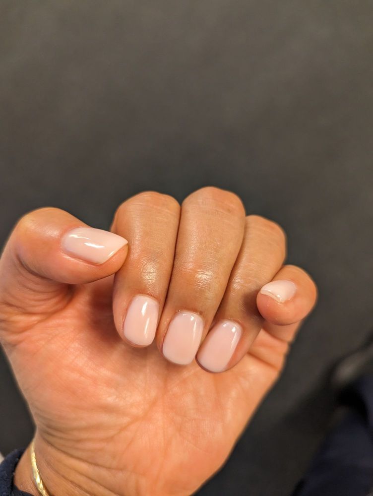 Regina’s Nail Salon