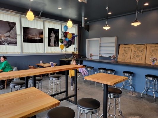 Guilder Coffee Company - Cully Neighborhood (Formerly Junior's Roasted Coffee) by null