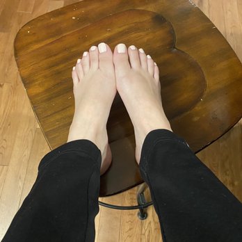 Aria Nail Lounge - Pedicure by Kelly. - Nail Salons Near Me - Pasadena, California