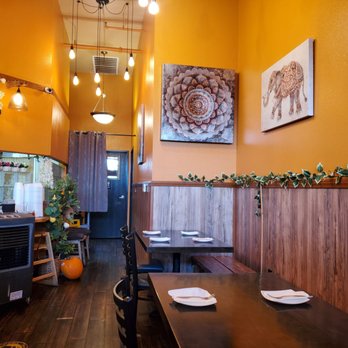 Praya Thai - dining area - Thai Near Me - Las Vegas, Nevada Praya Thai - dining area - Thai Near Me - Las Vegas, Nevada